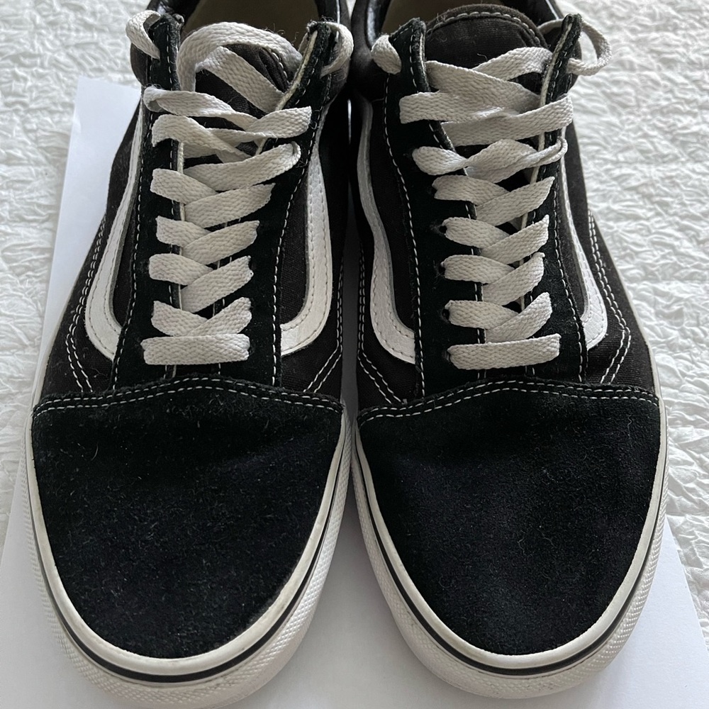 Vans - Picture 5 of 8